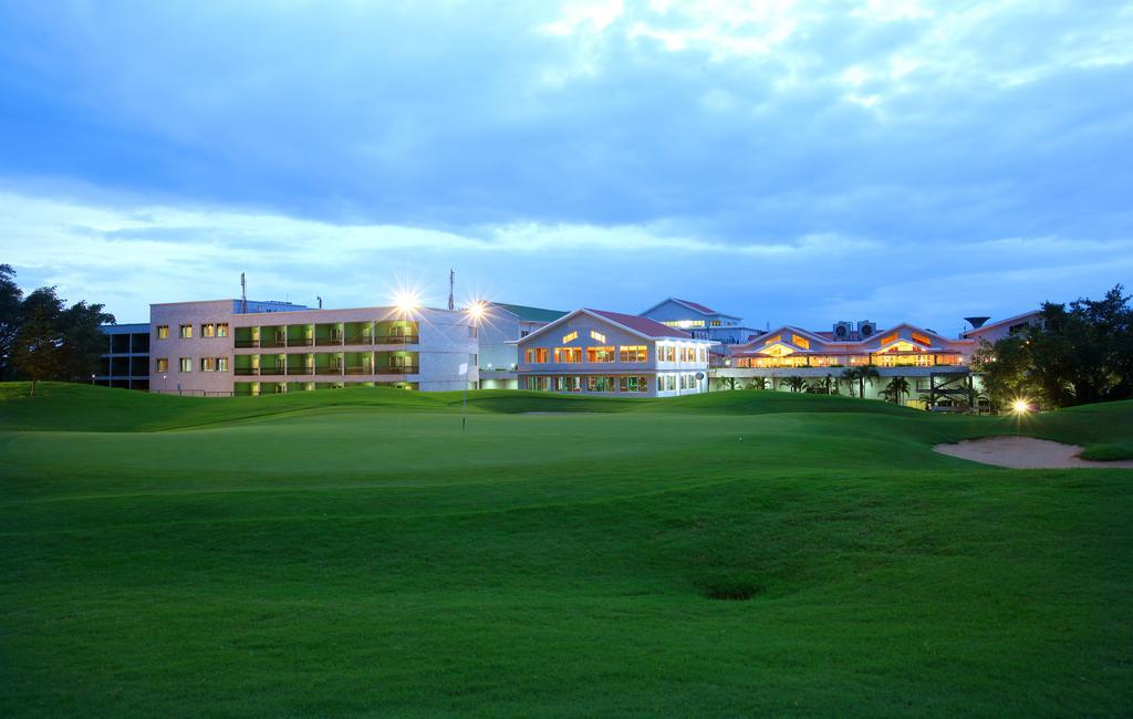 Eagleton - The Golf Resort Bidadi Esterno foto